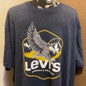 NWT Levi’s tee